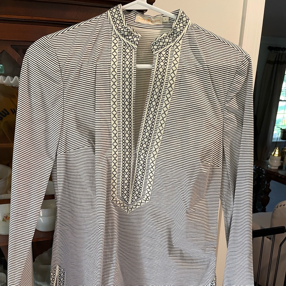 Beautiful Tory Burch tunic that can be worn dressed up or down!  Worn once.